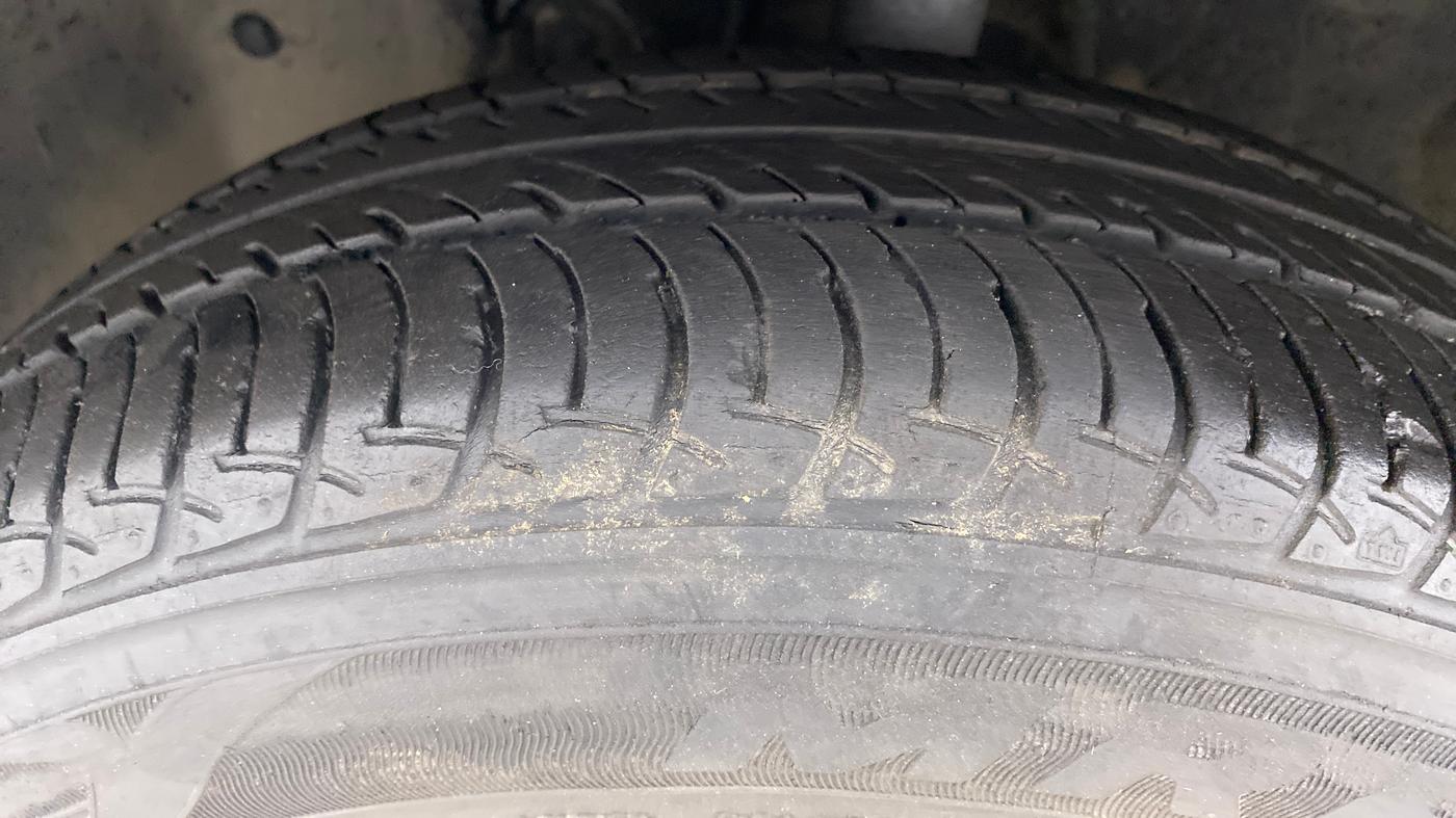 2015 Nissan Micra Active XV S, Petrol, Manual, 34,553 km, Left Front Tyre Tread