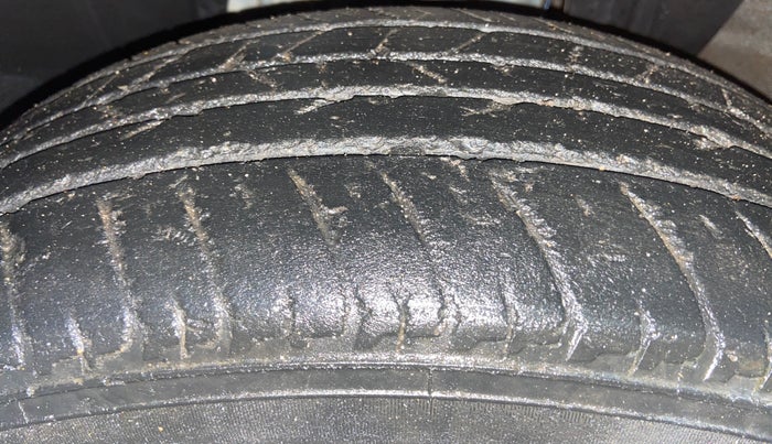 2022 Renault Kiger RXZ AMT DUAL TONE, Petrol, Automatic, 44,362 km, Left Front Tyre Tread