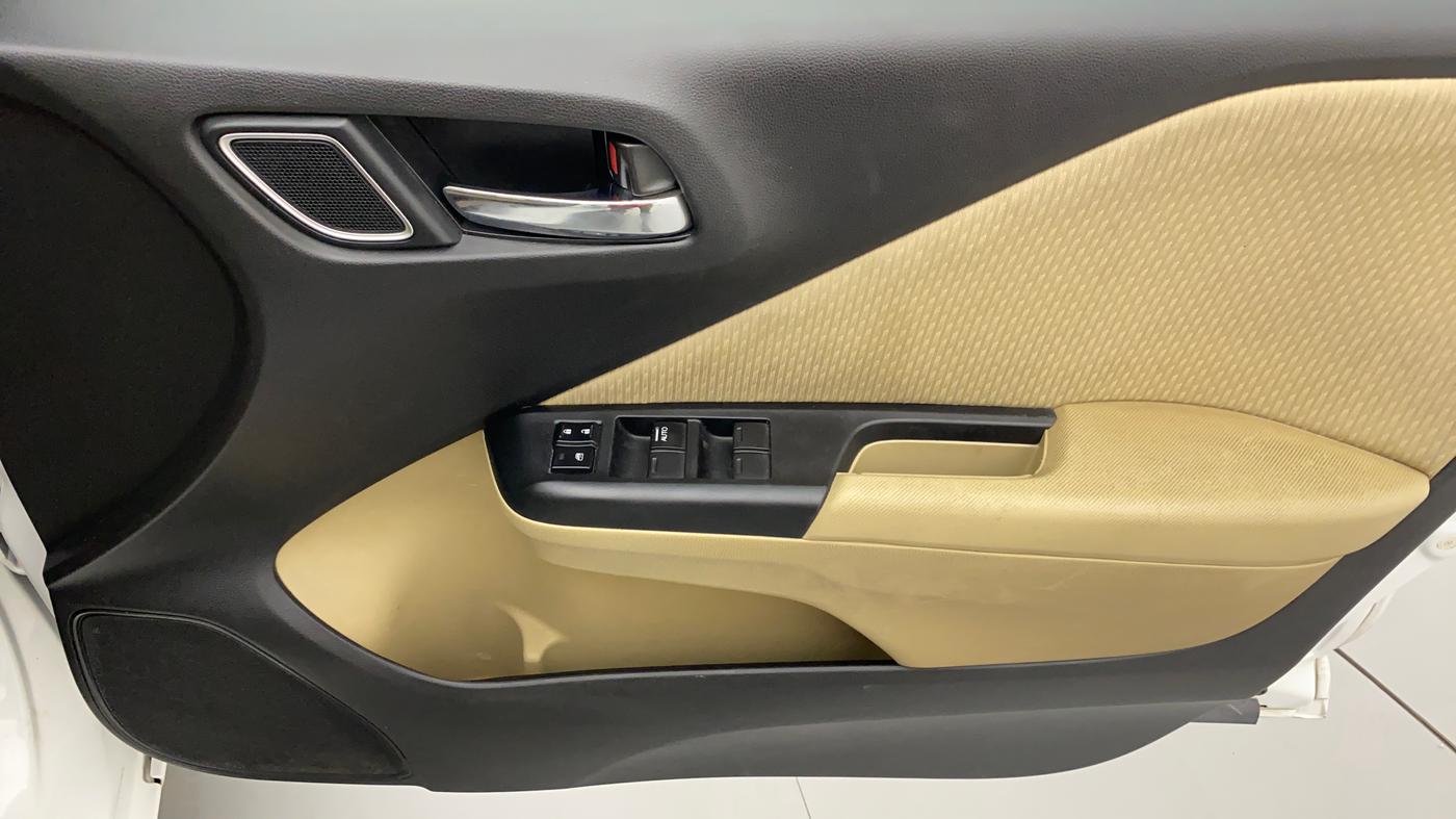 2022 Honda City 1.5L I-VTEC V MT 5TH GEN, Petrol, Manual, 23,016 km, Driver Side Door Panels Control