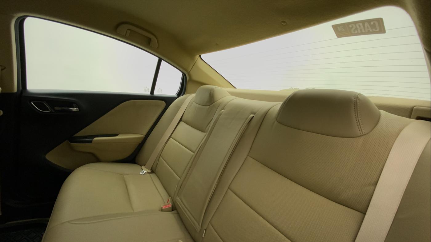 2022 Honda City 1.5L I-VTEC V MT 5TH GEN, Petrol, Manual, 23,016 km, Right Side Rear Door Cabin