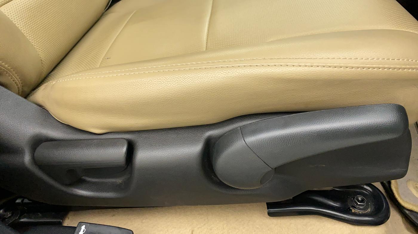 2022 Honda City 1.5L I-VTEC V MT 5TH GEN, Petrol, Manual, 23,016 km, Driver Side Adjustment Panel