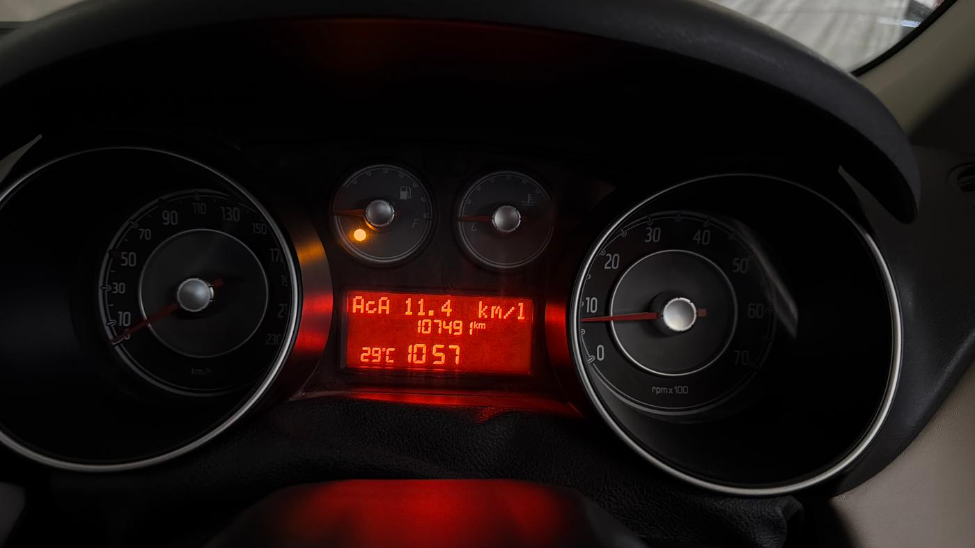 2019 Fiat Linea EMOTION 1.4 L T JET 125S, Petrol, Manual, 1,07,490 km, Odometer Image