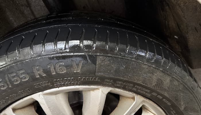 2019 Fiat Linea EMOTION 1.4 L T JET 125S, Petrol, Manual, 1,07,490 km, Left Rear Tyre Tread