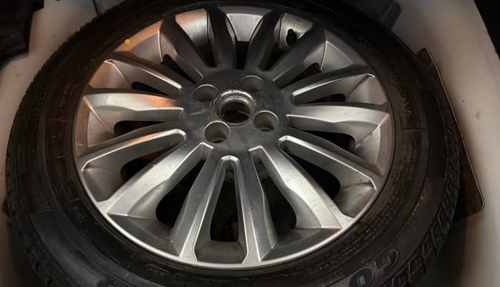 2019 Fiat Linea EMOTION 1.4 L T JET 125S, Petrol, Manual, 1,07,490 km, Spare Tyre