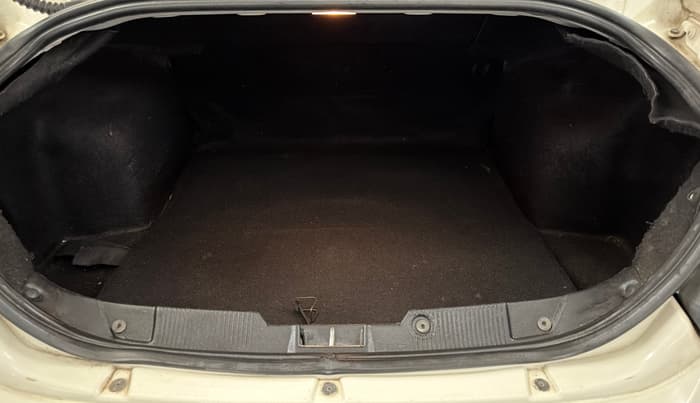 2019 Fiat Linea EMOTION 1.4 L T JET 125S, Petrol, Manual, 1,07,490 km, Boot Inside