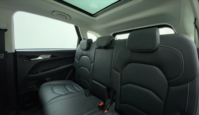 2019 MG HECTOR SHARP HYBIRD PETROL MT, Petrol, Manual, 56,638 km, Right Side Rear Door Cabin