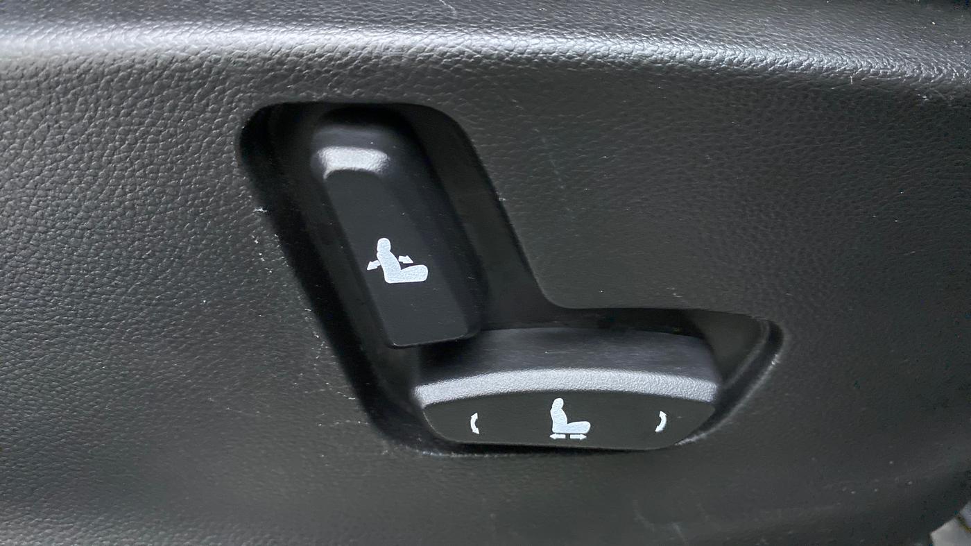 2019 MG HECTOR SHARP HYBIRD PETROL MT, Petrol, Manual, 56,638 km, Driver Side Adjustment Panel