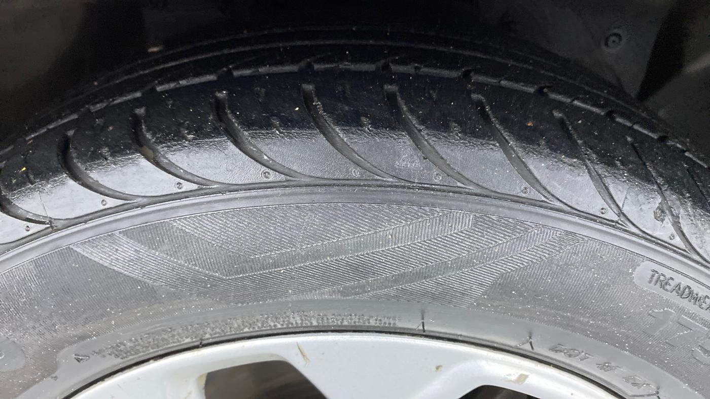 2018 Ford Figo Aspire 1.2 TITANIUM PETROL, Petrol, Manual, 21,356 km, Right Front Tyre Tread