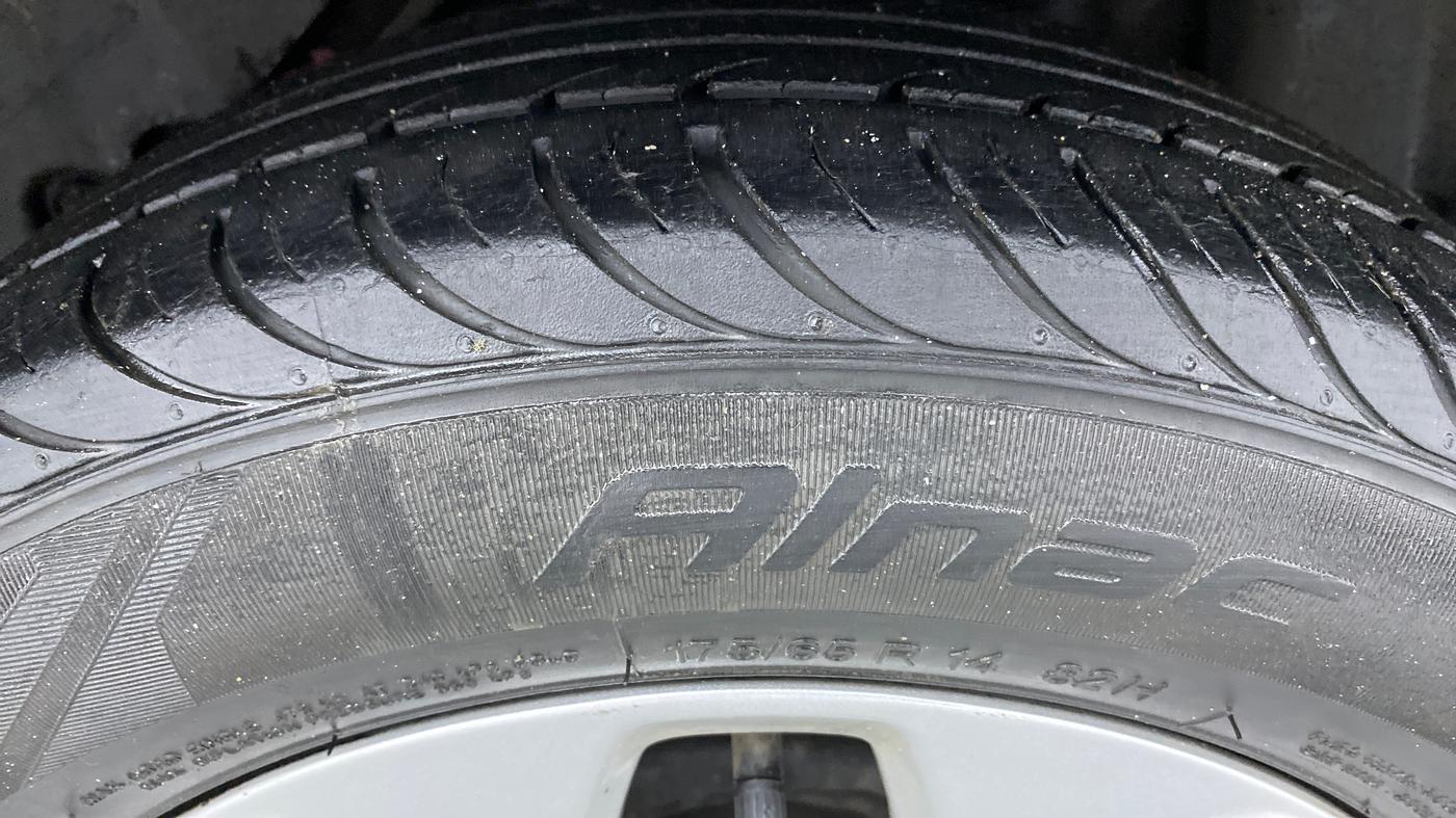 2018 Ford Figo Aspire 1.2 TITANIUM PETROL, Petrol, Manual, 21,356 km, Left Rear Tyre Tread