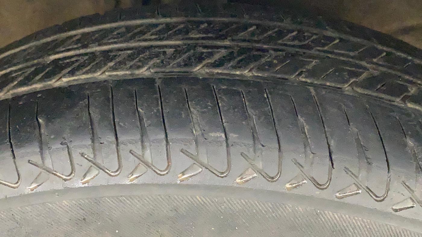 2018 Maruti Wagon R 1.0 VXI, Petrol, Manual, 32,974 km, Right Front Tyre Tread