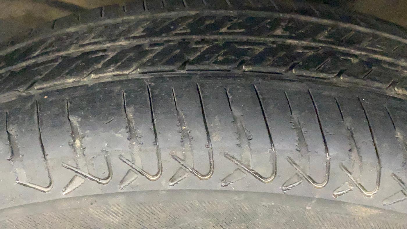 2018 Maruti Wagon R 1.0 VXI, Petrol, Manual, 32,974 km, Left Front Tyre Tread