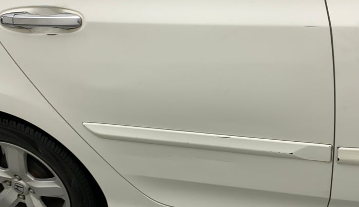 2010 Honda City 1.5L I-VTEC V EXCLUSIVE, Petrol, Manual, 1,01,161 km, Right rear door - Minor scratches