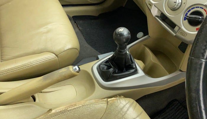 2010 Honda City 1.5L I-VTEC V EXCLUSIVE, Petrol, Manual, 1,01,161 km, Gear lever - Boot cover slightly torn