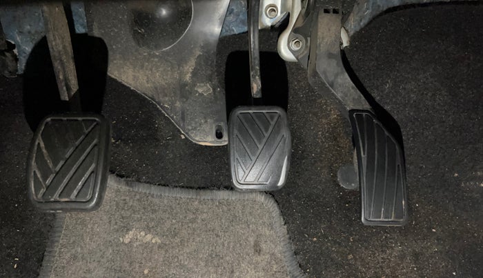 2016 Maruti Swift LXI (O), Petrol, Manual, 69,131 km, Pedals