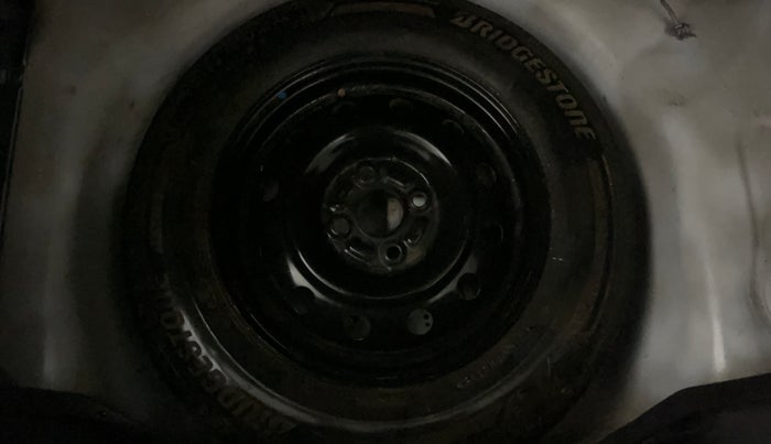 2016 Maruti Swift LXI (O), Petrol, Manual, 69,131 km, Spare Tyre