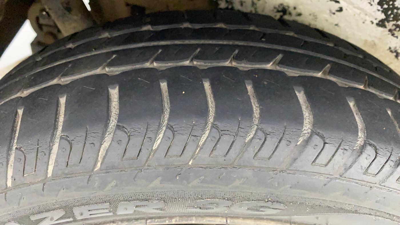 2014 Maruti Wagon R 1.0 VXI, Petrol, Manual, 26,544 km, Right Rear Tyre Tread