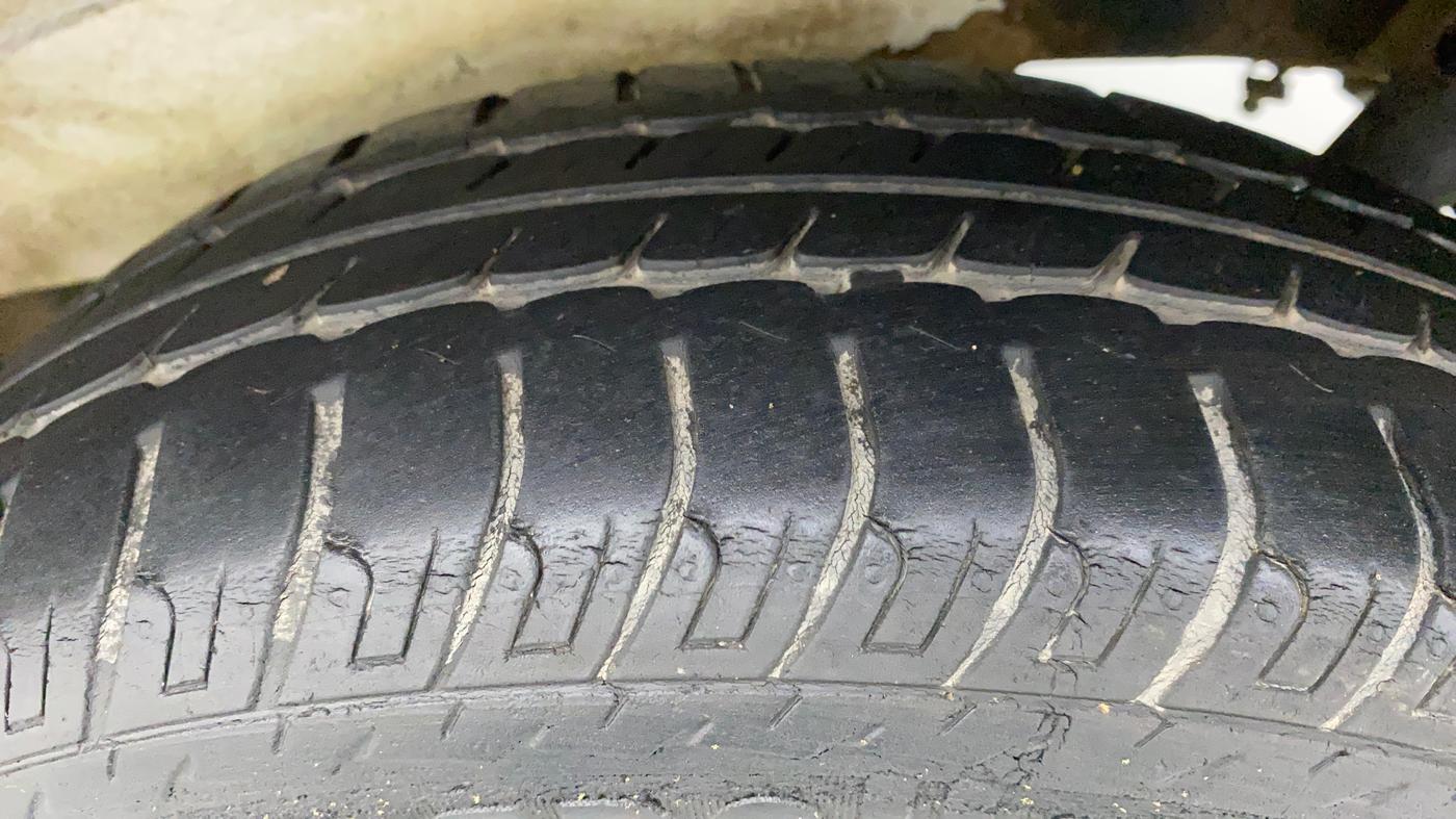2014 Maruti Wagon R 1.0 VXI, Petrol, Manual, 26,544 km, Left Rear Tyre Tread