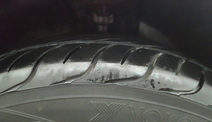 2022 Hyundai NEW I20 N LINE N8 1.0 TURBO GDI DCT DUAL TONE, Petrol, Automatic, 40,443 km, Right Front Tyre Tread