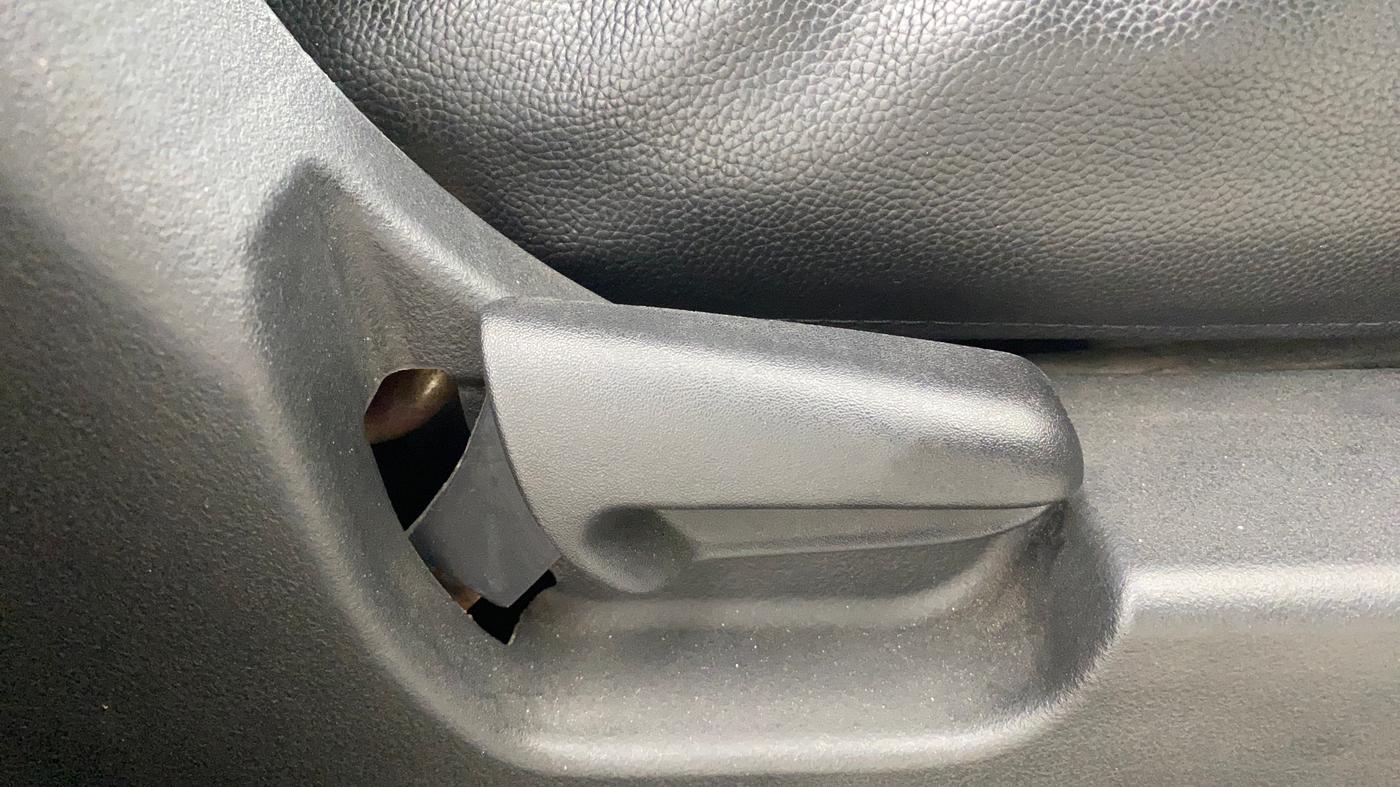 2014 Maruti Wagon R 1.0 VXI, Petrol, Manual, 58,412 km, Driver Side Adjustment Panel