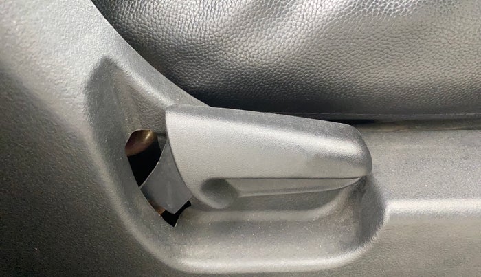 2014 Maruti Wagon R 1.0 VXI, Petrol, Manual, 58,412 km, Driver Side Adjustment Panel