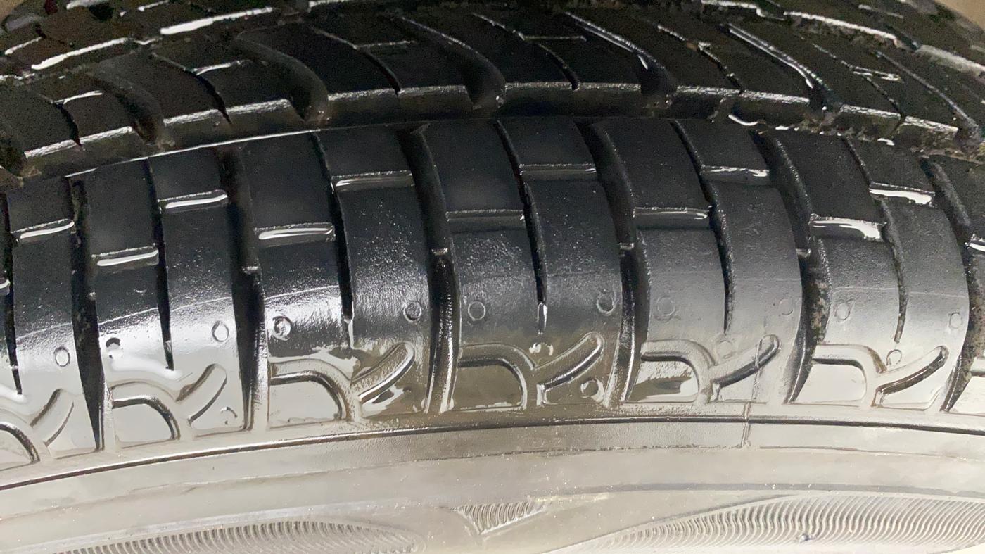 2014 Maruti Wagon R 1.0 VXI, Petrol, Manual, 58,412 km, Right Front Tyre Tread