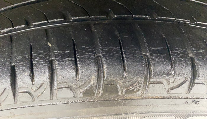 2014 Maruti Wagon R 1.0 VXI, Petrol, Manual, 58,412 km, Left Rear Tyre Tread