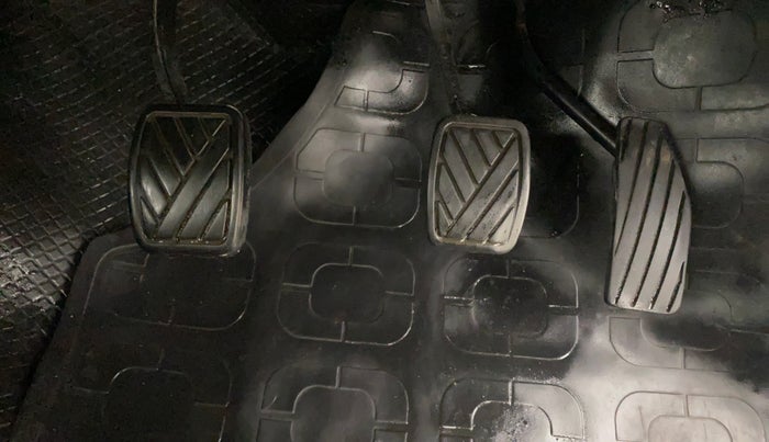 2014 Maruti Wagon R 1.0 VXI, Petrol, Manual, 58,412 km, Pedals