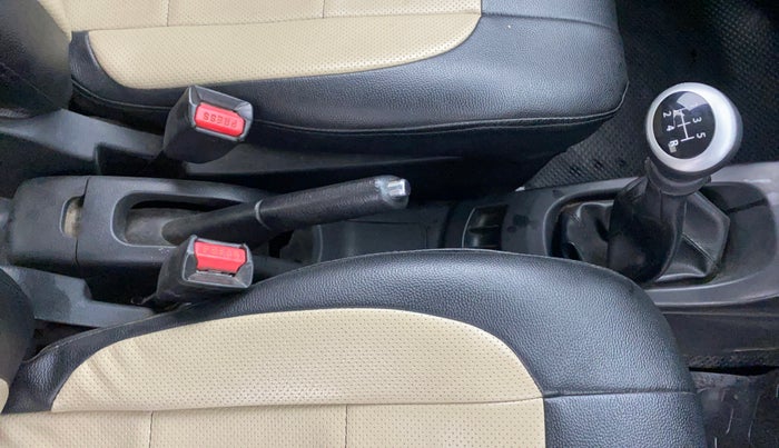 2014 Maruti Wagon R 1.0 VXI, Petrol, Manual, 58,412 km, Gear Lever