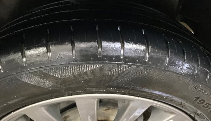 2017 Maruti Ciaz ZXI+, Petrol, Manual, 70,325 km, Left Rear Tyre Tread