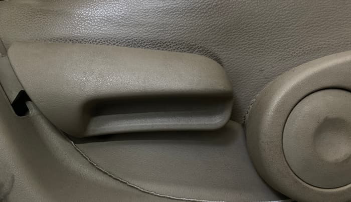 2017 Maruti Ciaz ZXI+, Petrol, Manual, 70,325 km, Driver Side Adjustment Panel