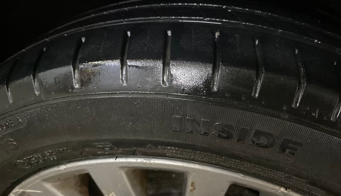2017 Maruti Ciaz ZXI+, Petrol, Manual, 70,325 km, Right Front Tyre Tread