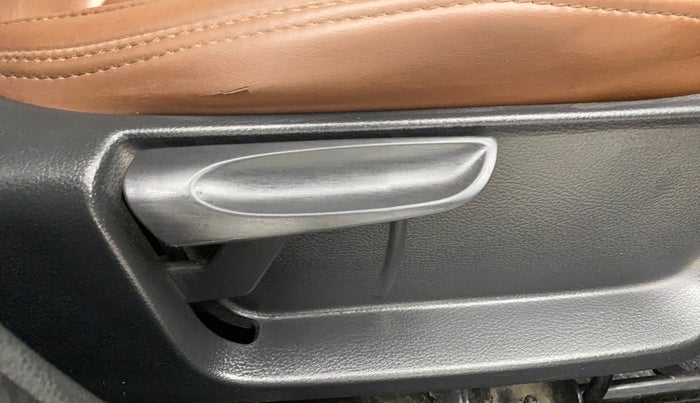 2017 Volkswagen Vento ALLSTAR 1.6, Petrol, Manual, 1,10,750 km, Driver Side Adjustment Panel