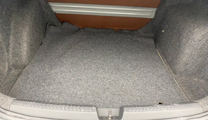 2017 Volkswagen Vento ALLSTAR 1.6, Petrol, Manual, 1,10,750 km, Boot Inside