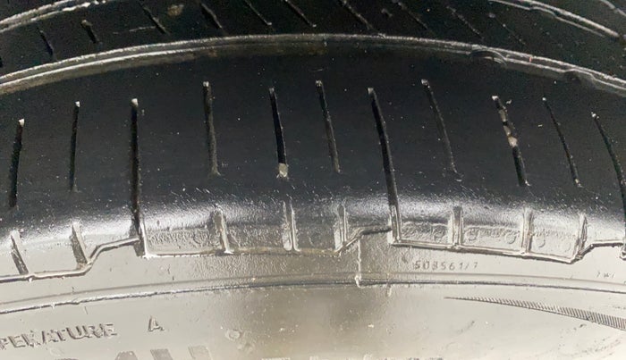 2017 Volkswagen Vento ALLSTAR 1.6, Petrol, Manual, 1,10,750 km, Left Rear Tyre Tread