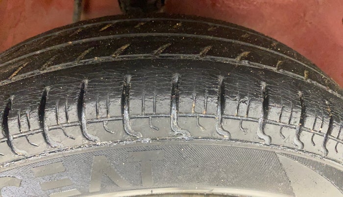 2017 Maruti Alto 800 LXI, Petrol, Manual, 39,992 km, Right Front Tyre Tread