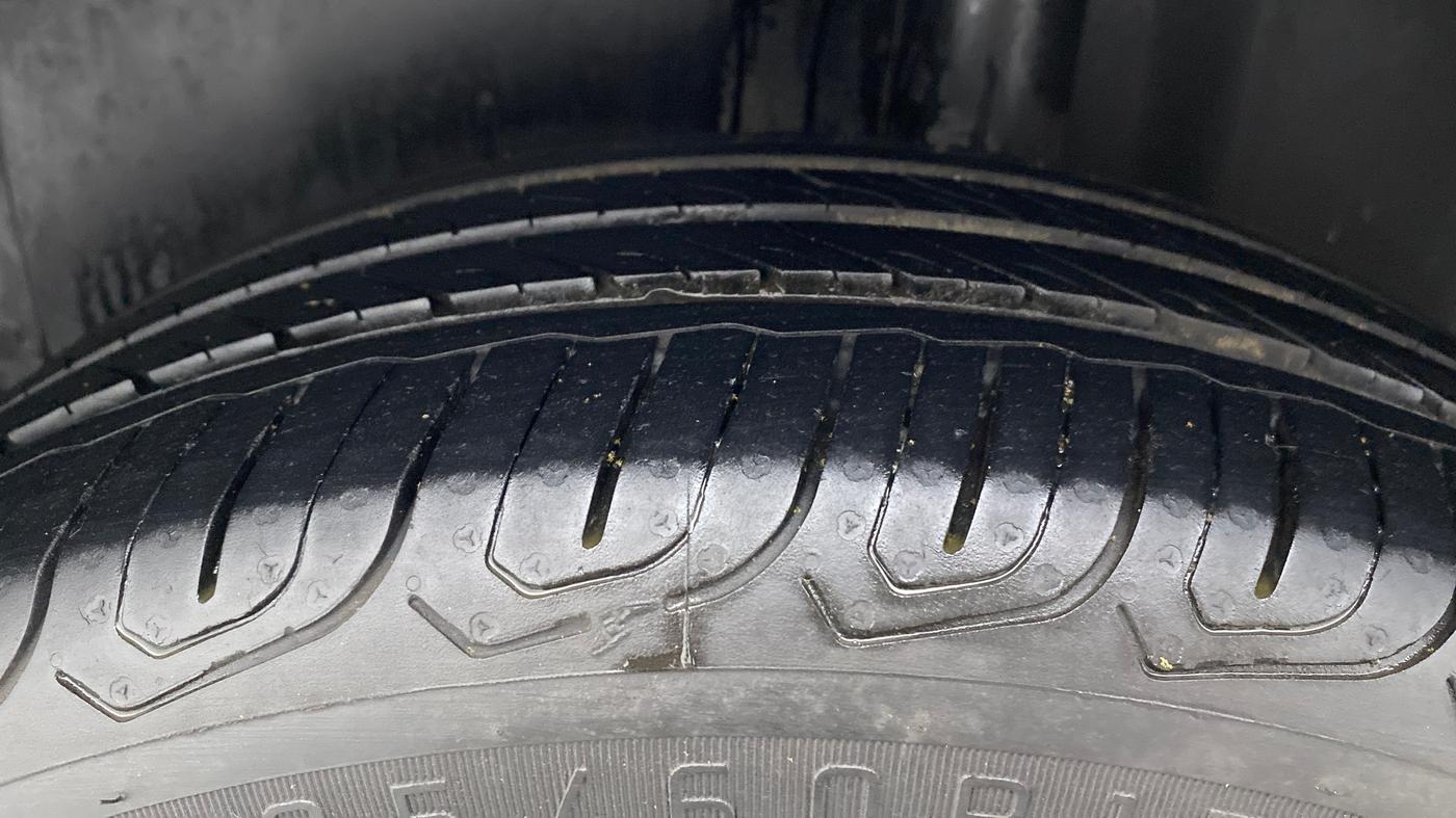 2019 Volkswagen Ameo COMFORTLINE 1.0L, Petrol, Manual, 53,645 km, Left Rear Tyre Tread