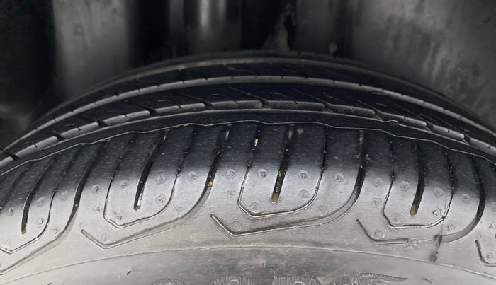 2019 Volkswagen Ameo COMFORTLINE 1.0L, Petrol, Manual, 53,645 km, Right Rear Tyre Tread