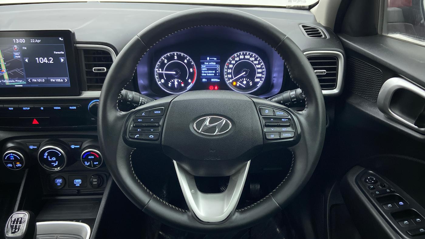 2019 Hyundai VENUE SX(O) CRDi, Diesel, Manual, 30,521 km, Steering Wheel Close Up