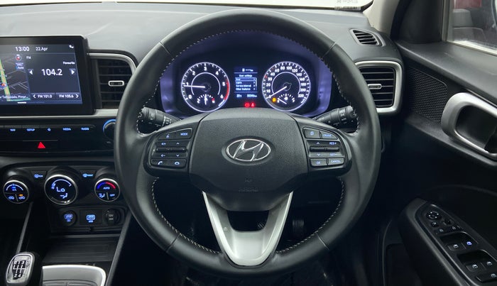 2019 Hyundai VENUE SX(O) CRDi, Diesel, Manual, 30,521 km, Steering Wheel Close Up