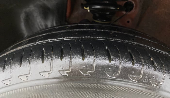 2017 Maruti IGNIS ZETA 1.2 AMT DUAL TONE, CNG, Automatic, 88,473 km, Left Front Tyre Tread