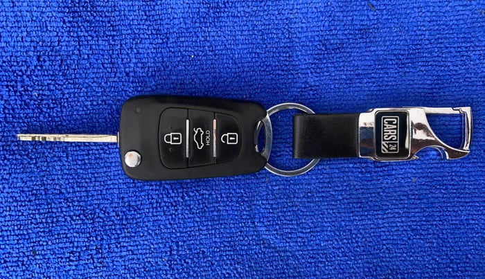 2015 Hyundai i10 SPORTZ 1.1, Petrol, Manual, 42,774 km, Key Close Up