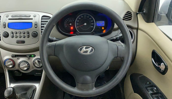 2015 Hyundai i10 SPORTZ 1.1, Petrol, Manual, 42,774 km, Steering Wheel Close Up