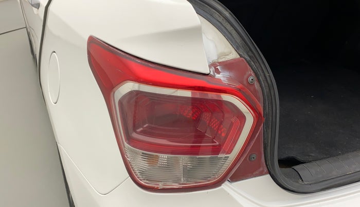 2015 Hyundai Xcent SX 1.2 (O), Petrol, Manual, 68,223 km, Left tail light - Minor scratches