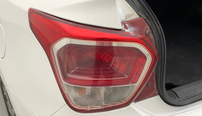 2015 Hyundai Xcent SX 1.2 (O), Petrol, Manual, 68,223 km, Left tail light - Minor damage
