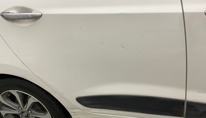 2015 Hyundai Xcent SX 1.2 (O), Petrol, Manual, 68,223 km, Right rear door - Minor scratches
