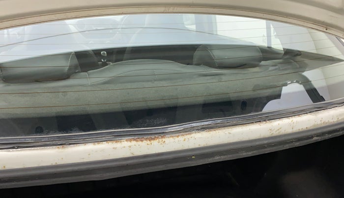 2015 Hyundai Xcent SX 1.2 (O), Petrol, Manual, 68,223 km, Dicky (Boot door) - Slightly rusted