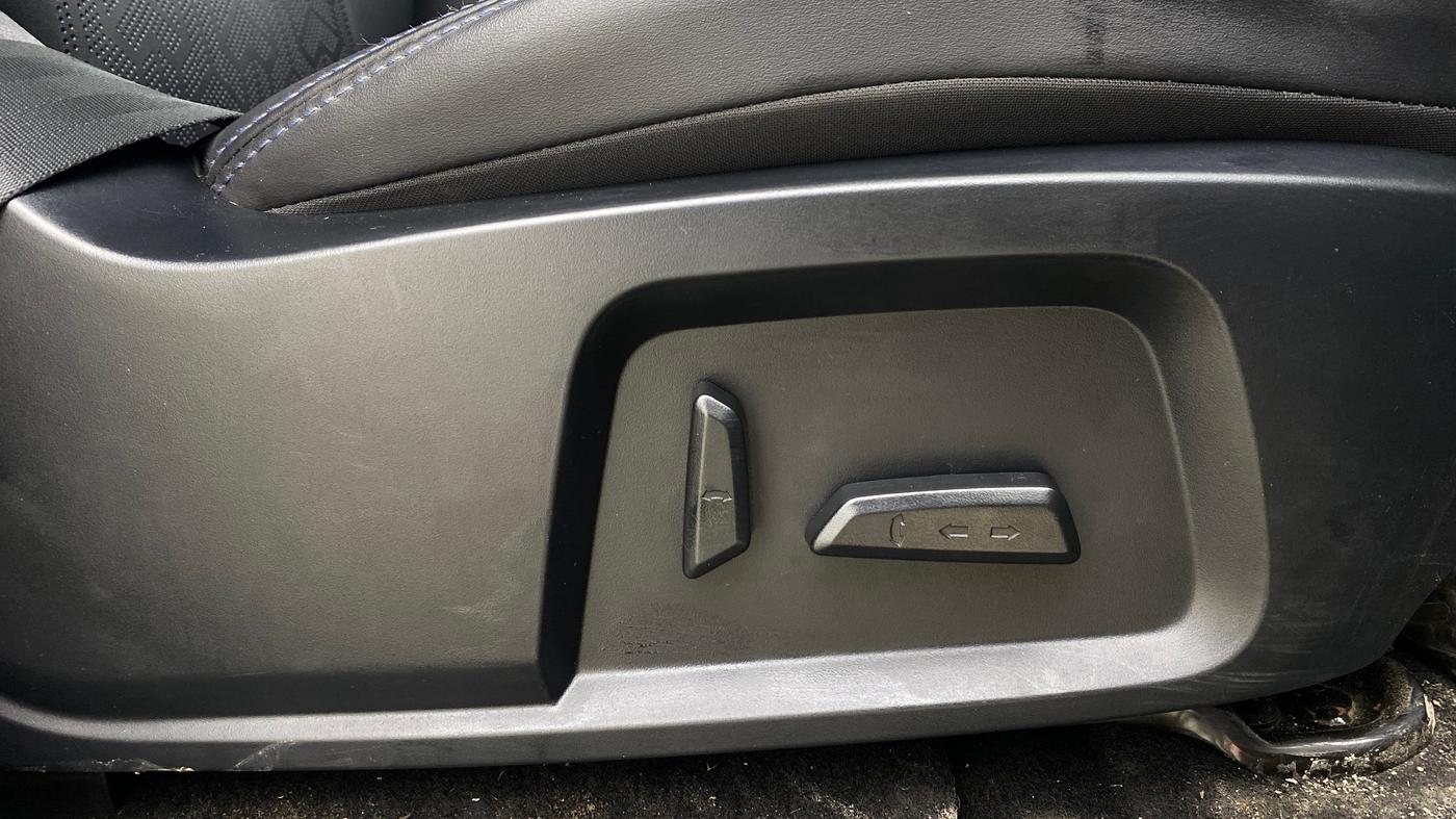2022 Tata Harrier XZA PLUS 2.0L, Diesel, Automatic, 47,742 km, Driver Side Adjustment Panel
