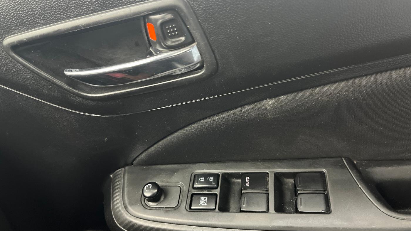 2022 Maruti Swift VXI, Petrol, Manual, 93,598 km, Driver Side Door Panels Control