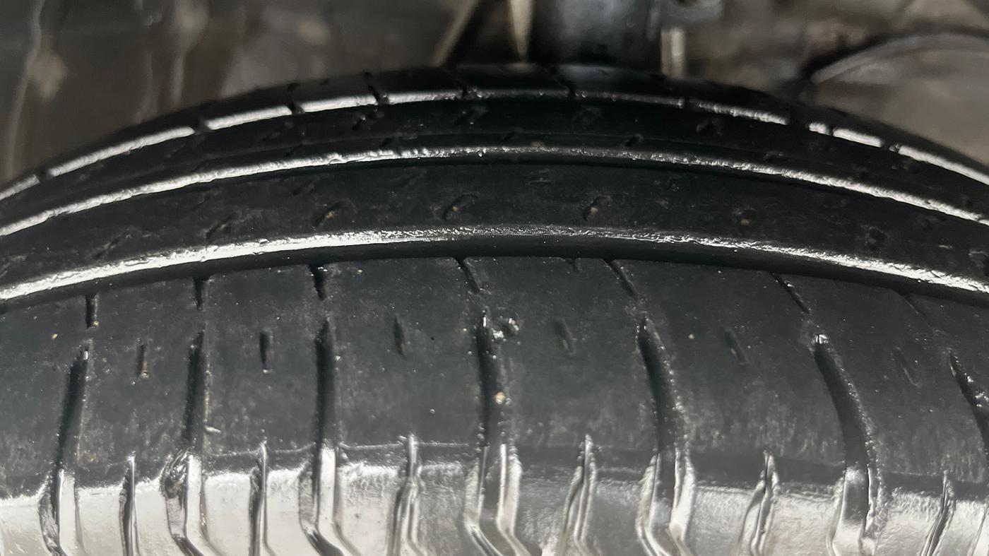 2022 Maruti Swift VXI, Petrol, Manual, 93,598 km, Right Front Tyre Tread