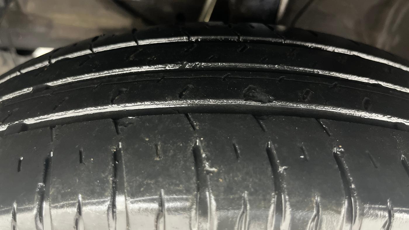 2022 Maruti Swift VXI, Petrol, Manual, 93,598 km, Left Front Tyre Tread